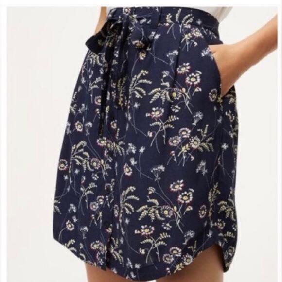 LOFT Dresses & Skirts - LOFT Petites Navy Floral skirt – Women’s Size SP
